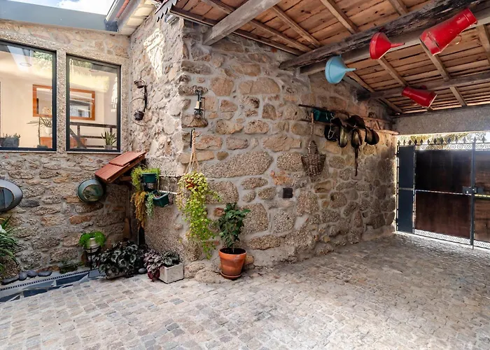 Casa Real De Cima * Moreira do Castelo